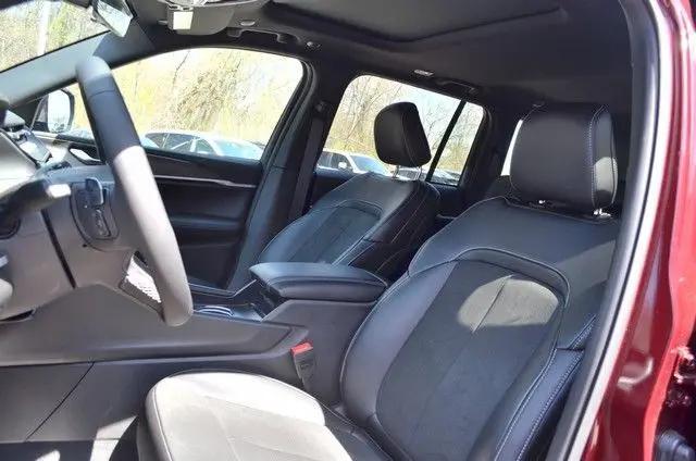 2026 Jeep Grand Cherokee Altitude 4x4