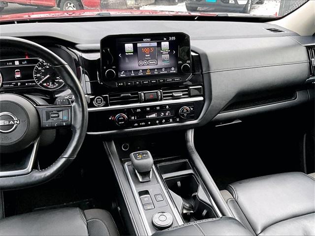 2023 Nissan Pathfinder SL 4WD