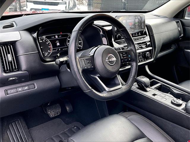2023 Nissan Pathfinder SL 4WD
