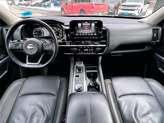 2023 Nissan Pathfinder SL 4WD