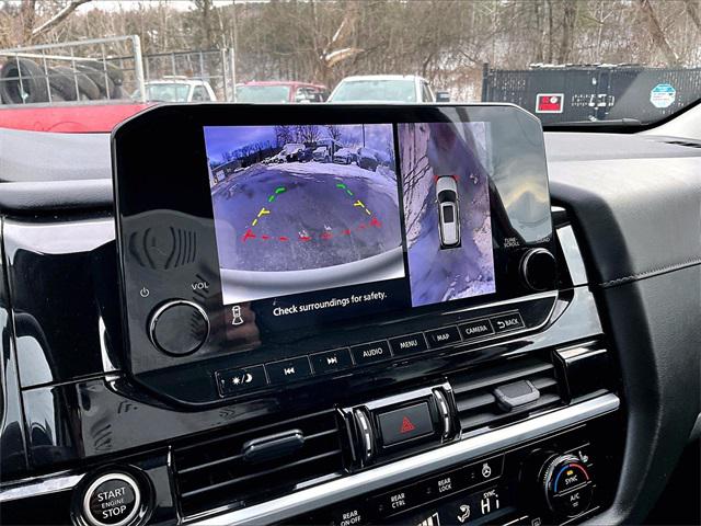 2023 Nissan Pathfinder SL 4WD
