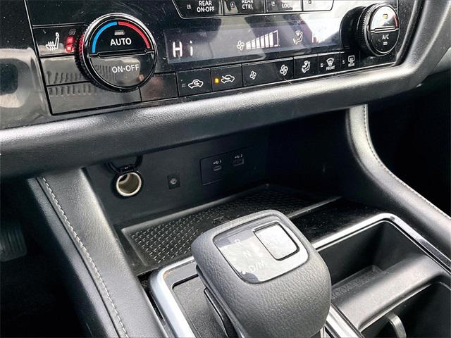 2023 Nissan Pathfinder SL 4WD