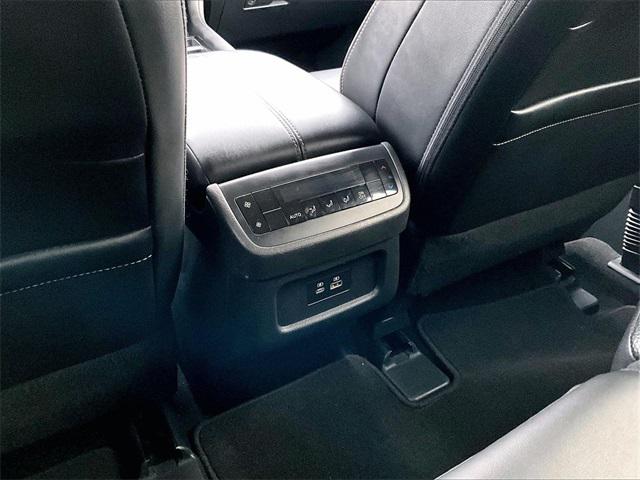 2023 Nissan Pathfinder SL 4WD