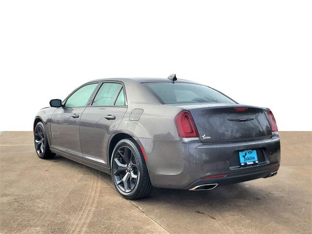 2022 Chrysler 300 S