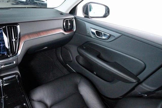 2023 Volvo S60 Recharge T8 Plus Dark Theme