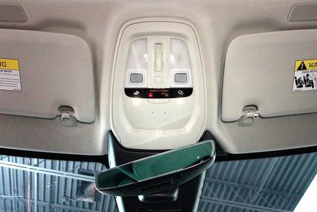2023 Volvo S60 Recharge T8 Plus Dark Theme