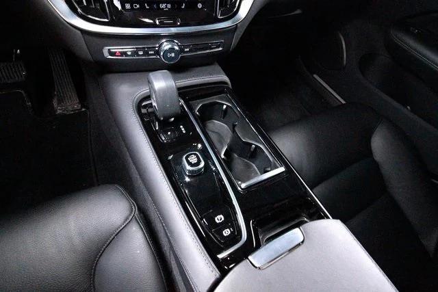 2023 Volvo S60 Recharge T8 Plus Dark Theme