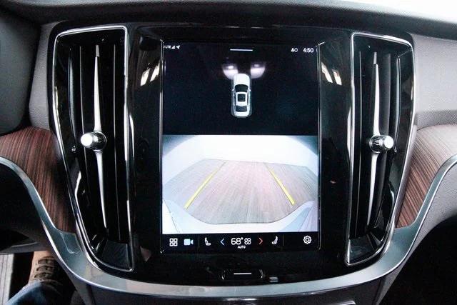 2023 Volvo S60 Recharge T8 Plus Dark Theme