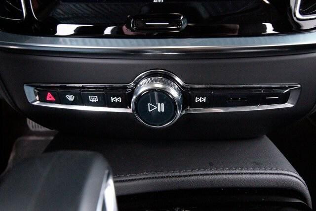 2023 Volvo S60 Recharge T8 Plus Dark Theme
