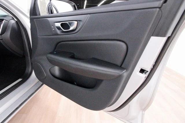 2023 Volvo S60 Recharge T8 Plus Dark Theme