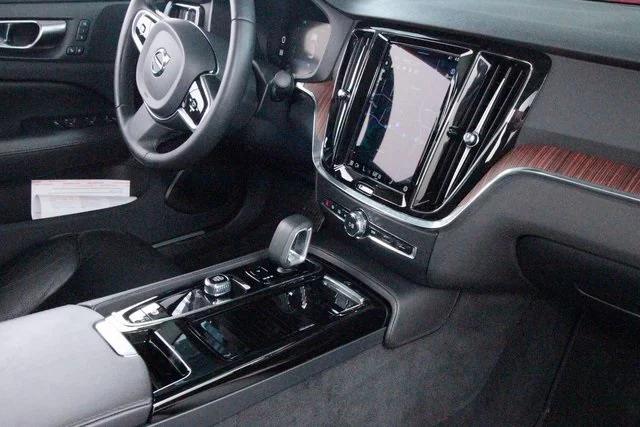 2023 Volvo S60 Recharge T8 Plus Dark Theme