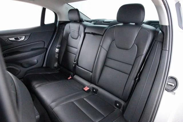 2023 Volvo S60 Recharge T8 Plus Dark Theme