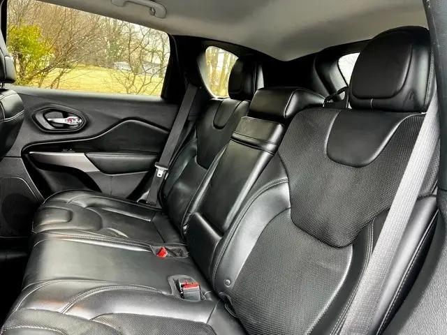2019 Jeep Cherokee Limited FWD