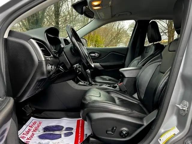 2019 Jeep Cherokee Limited FWD