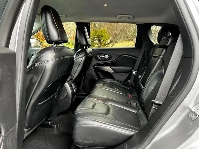 2019 Jeep Cherokee Limited FWD