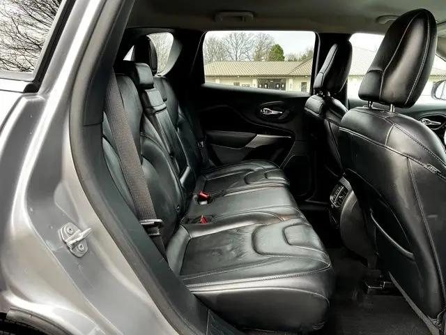2019 Jeep Cherokee Limited FWD