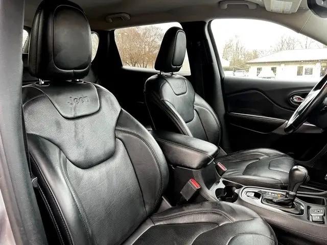 2019 Jeep Cherokee Limited FWD
