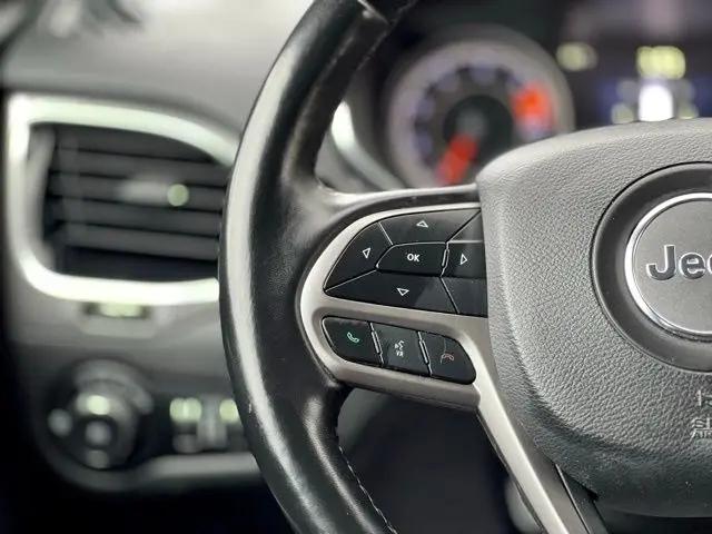 2019 Jeep Cherokee Limited FWD