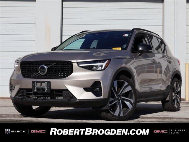 2023 Volvo XC40 B5 Ultimate Dark Theme for sale in Olathe, KS