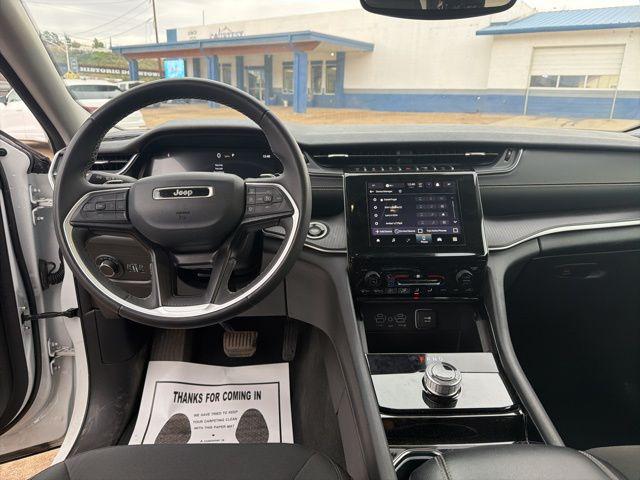 2023 Jeep Grand Cherokee Laredo 4x4
