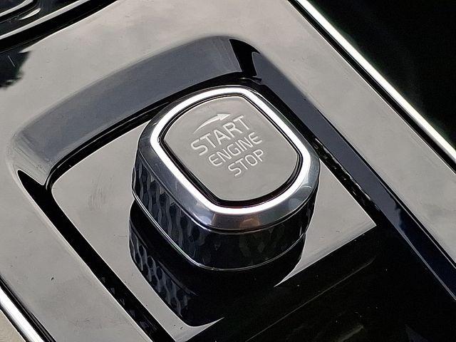 2026 Volvo XC90 Ultra Dark Theme, B6 AWD Gas (mild hybrid), Gasoline, 7 Seats