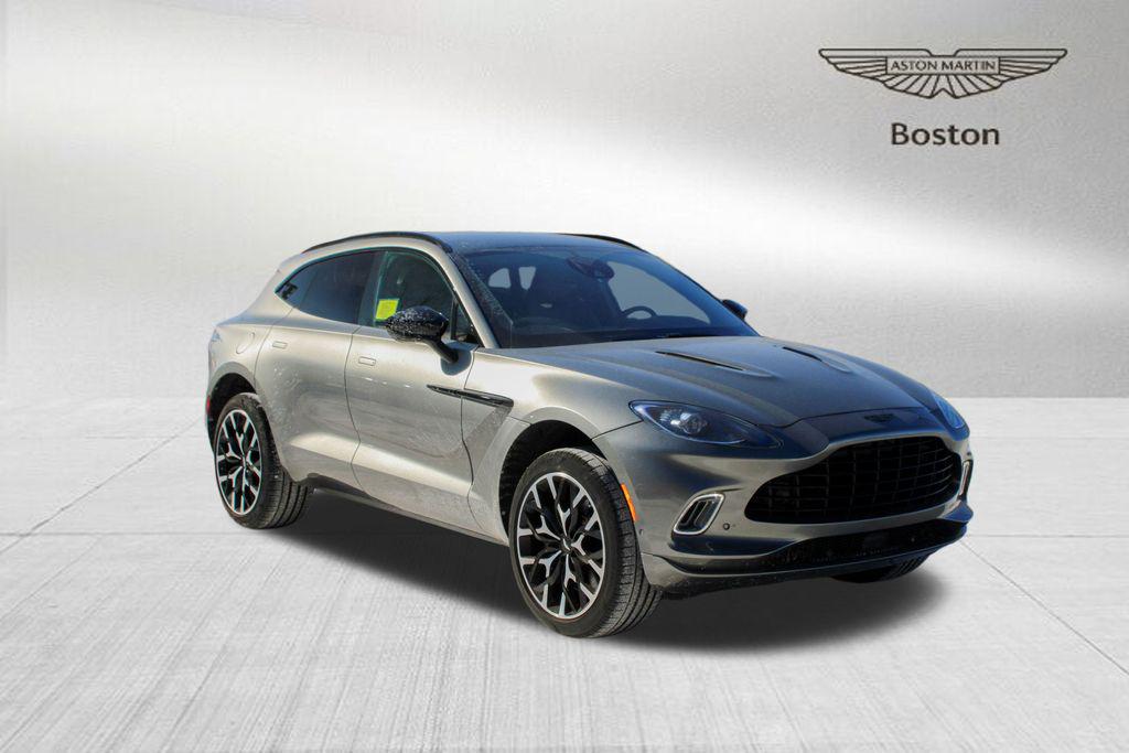 /2022 Aston-Martin DBX