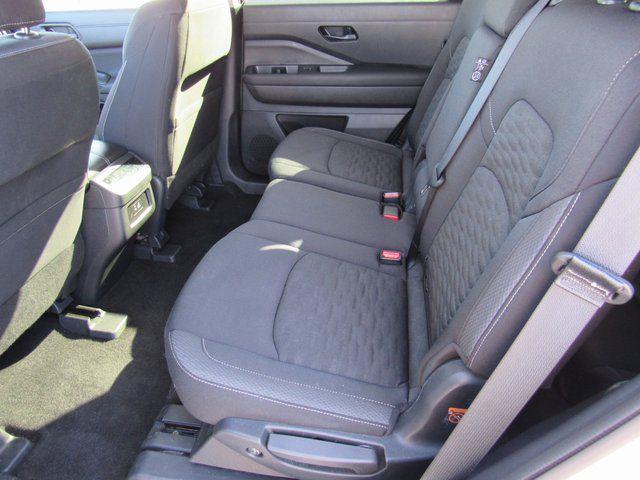 2025 Nissan Pathfinder SV 4WD