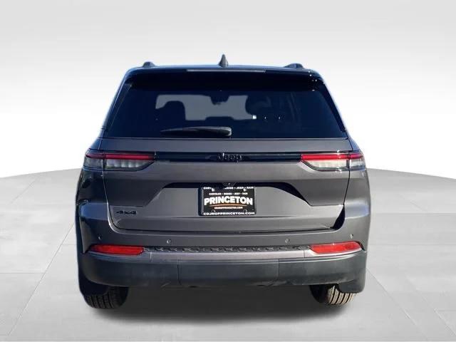 2026 Jeep Grand Cherokee Altitude 4x4