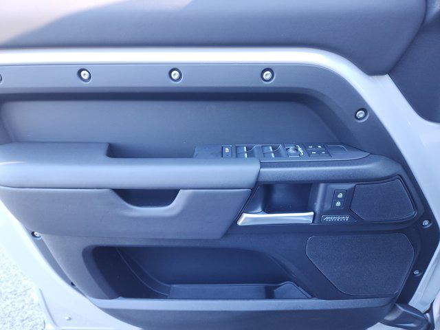 2026 Land Rover Defender P400 X