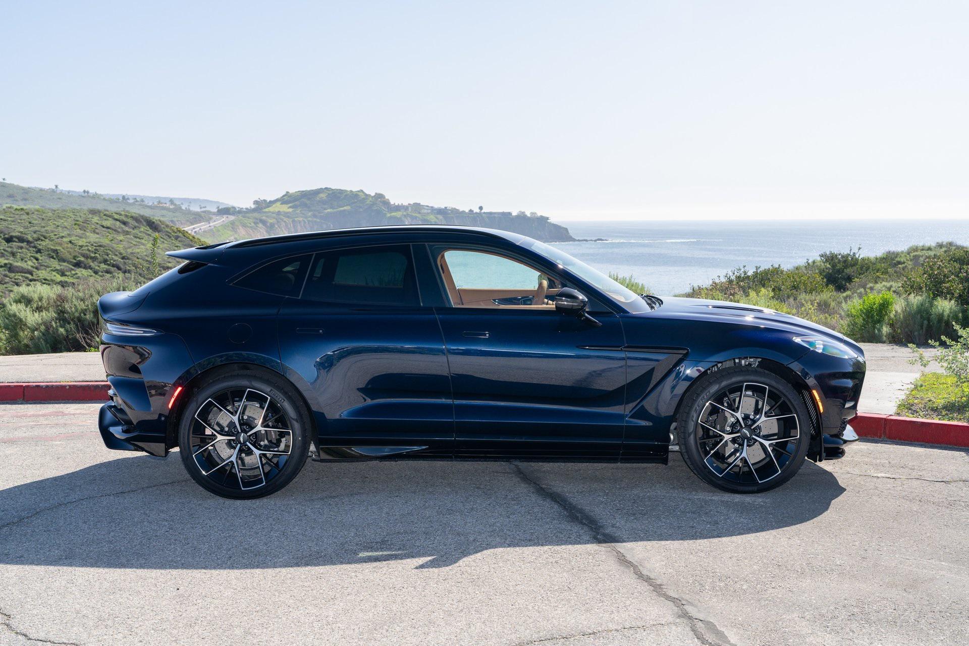 Aston Martin 2026 DBX 707