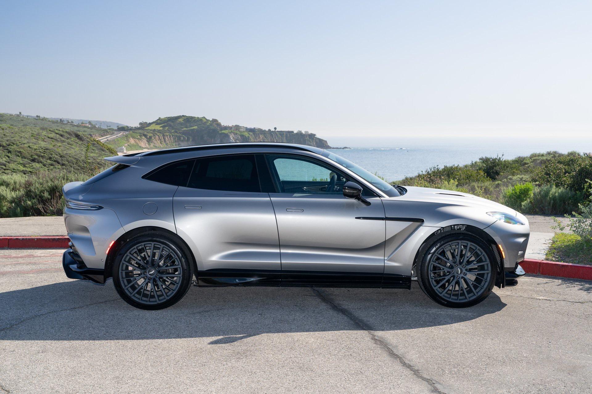 Aston Martin 2026 DBX 707