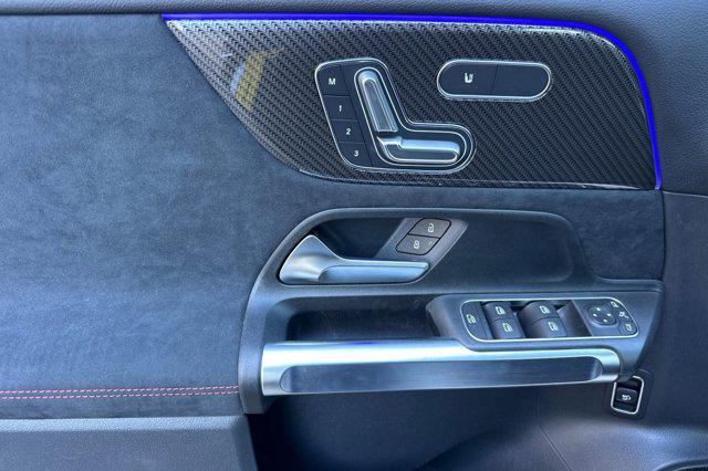 2026 Mercedes-Benz GLB 4MATIC