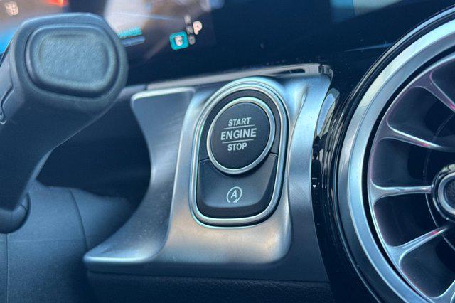 2026 Mercedes-Benz GLB 4MATIC
