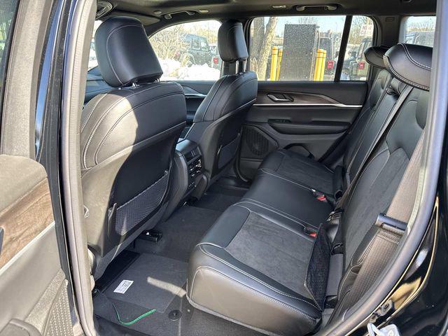2026 Jeep Grand Cherokee Altitude 4x4