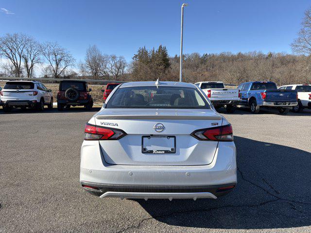 2025 Nissan Versa 1.6 SR