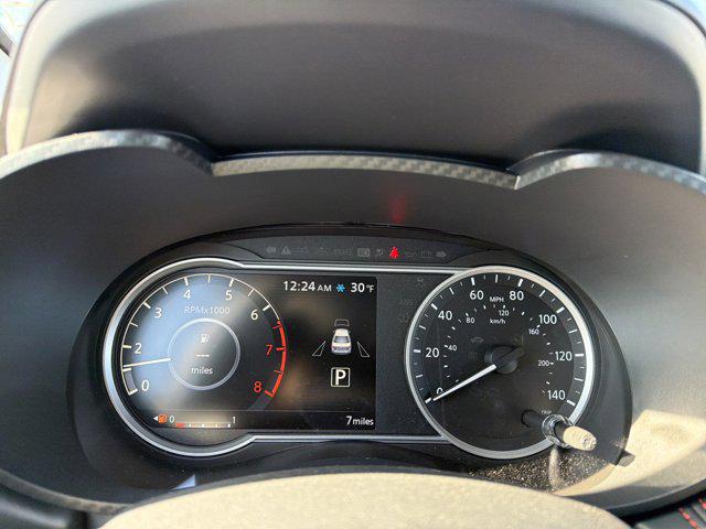 2025 Nissan Versa 1.6 SR