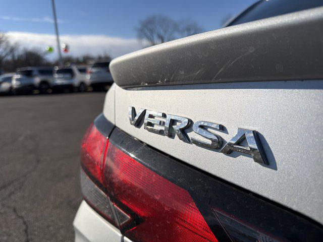 2025 Nissan Versa 1.6 SR