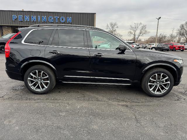 2017 Volvo XC90 T6 Momentum