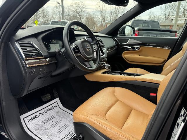 2017 Volvo XC90 T6 Momentum