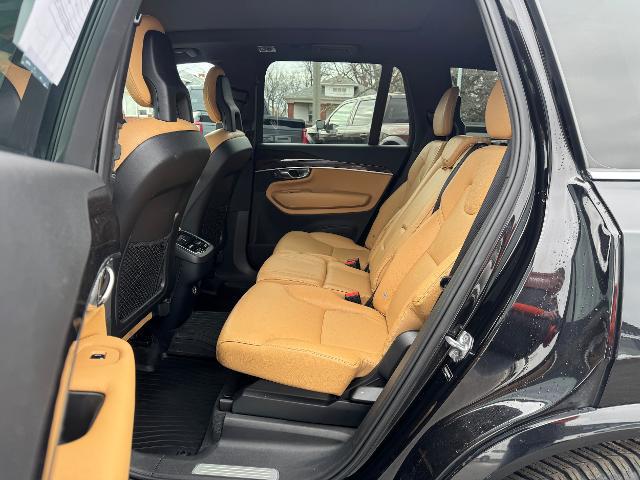 2017 Volvo XC90 T6 Momentum