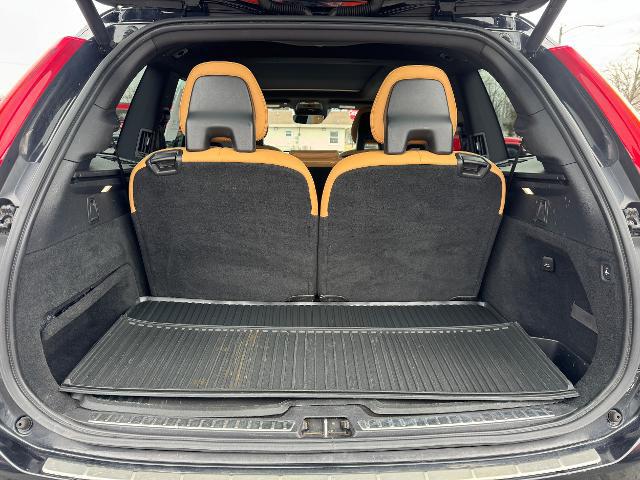 2017 Volvo XC90 T6 Momentum