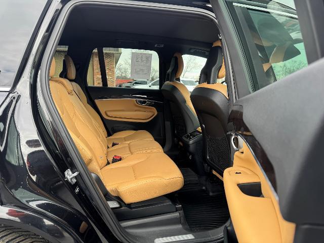 2017 Volvo XC90 T6 Momentum