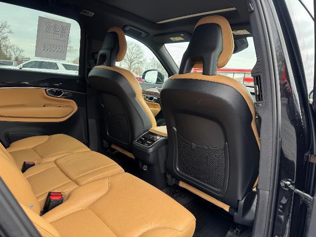 2017 Volvo XC90 T6 Momentum
