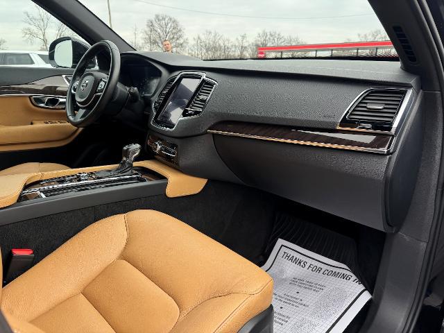 2017 Volvo XC90 T6 Momentum