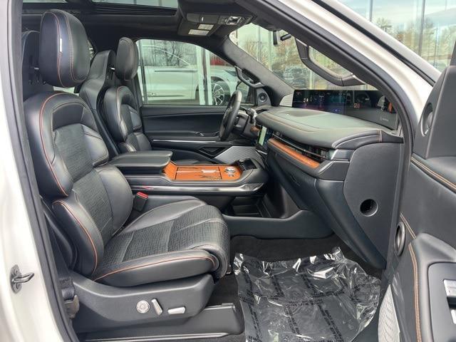 2025 Lincoln Navigator Black Label L