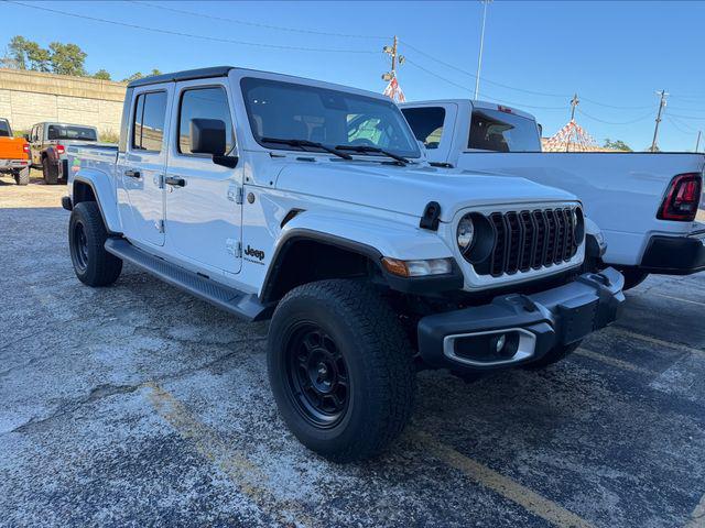 2024 Jeep Gladiator Sport S
