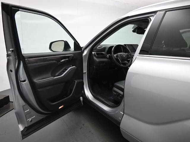 2022 Toyota Highlander Limited