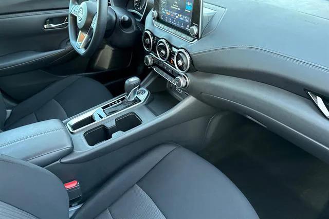 2024 Nissan Sentra SV Xtronic CVT