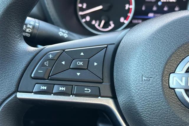 2024 Nissan Sentra SV Xtronic CVT