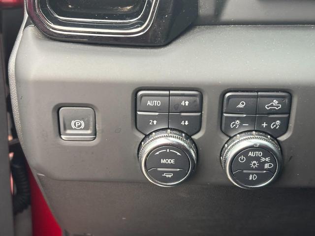 2025 GMC Sierra 2500HD 4WD Crew Cab Standard Bed AT4X